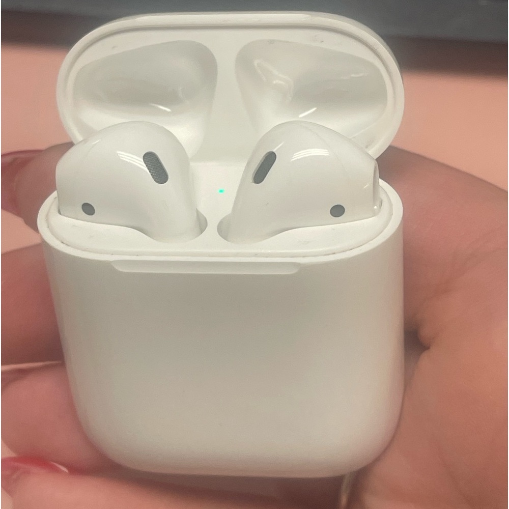 Apple AirPods